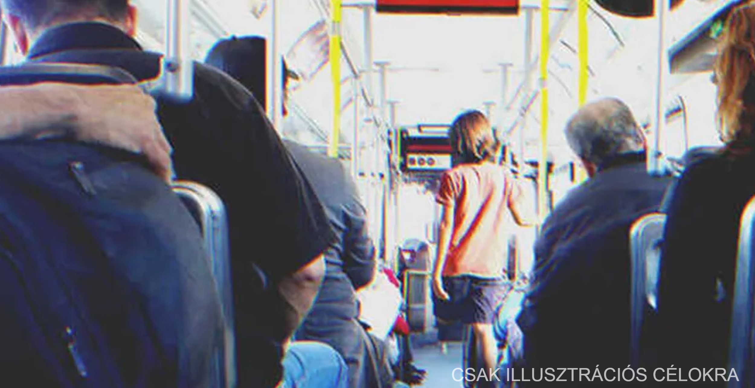 A szegény féllábú fiú átadja helyét az idős hölgynek a buszon, de hamarosan nem várt meglepetések történnek